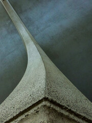 building pillar design at the station