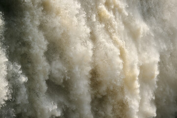 WATER FLOW FROM VICTORIA FALLS
