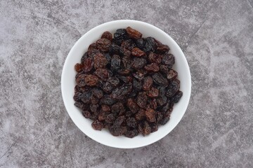 Image of jumbo flame seedless raisins.