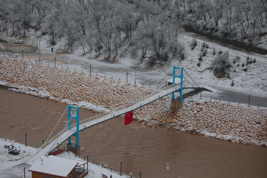 Tunceli city center and Munzur Mountains.