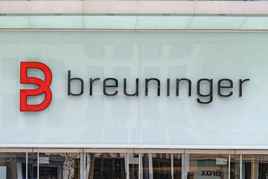 Breuninger department store logo at the entrance to the building