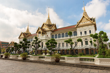 Chakri Maha Prasat Throne Hall at Grand palace, Wat pra kaew with blue sky, bangkok, Thailand
