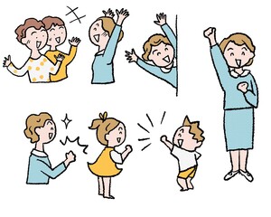 笑顔で喜ぶ親子の日常