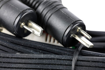2-pin DIN plug for connecting the audio device to the loudspeaker