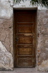 damage due to moisture problems in walls