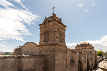 Obraz premium Fassadendetail der Kirche San Francisco in Arequipa, Peru