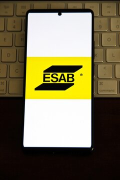 ESAB - Elektriska Svetsnings Aktie Bolaget -   Empresa multinacional, criada em 1904 por Oscar Kjellberg na cidade de G&ouml;teborg na Su&eacute;cia. Desenvolvimento da solda de arco el&eacute;trico.