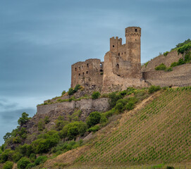 Obraz premium Historic remains of the Ehrenfels castle across from Bingen, Romantic Rhein Valley, Rheinland-Pfalz, Hessen, Germany