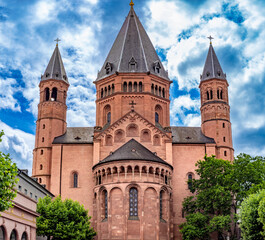 Fototapeta premium View of the Apse of the cathedral of Mainz, Rheinland-Palatinate, Germany