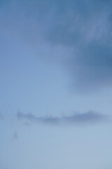 sehr weicher Verlauf, elegant schöner Wolkenhimmel mit lebendigem aber ruhigem Erscheinungsbild