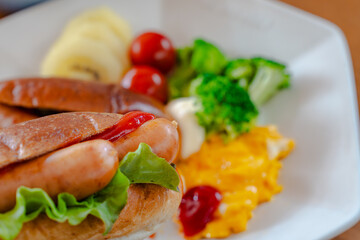 Hot dog breakfast / 洋風朝食プレート
