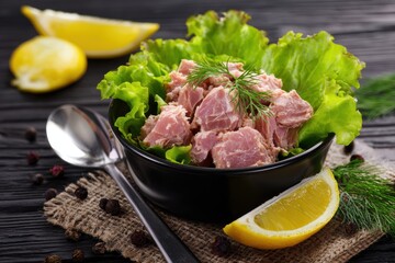 Delicious tuna served with salad in a bowl