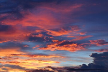 Fototapeta premium Gorgeous sunset sky with clouds