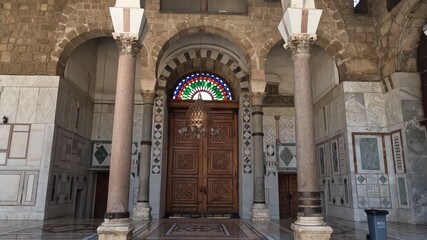 The Umayyad Mosque (Great Mosque) in Damascus is an important religious and historical landmark.
It is one of the oldest and largest mosques in the world