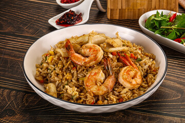 Vietnamese fried rice with prawn and squid Kom Ran