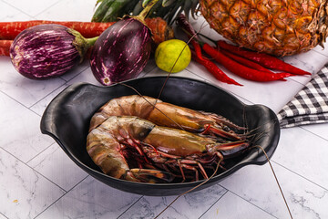 Raw Jumbo king tiger prawns