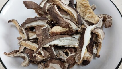 dried shiitake mushrooms