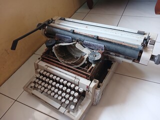 old type writer