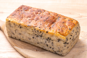 米粉パン（黒胡麻）