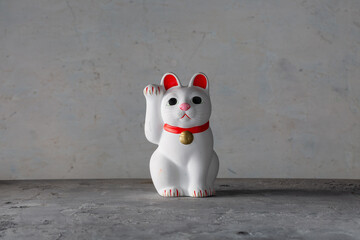 Neko Okimono Maneki-neko Lucky Cat Hand-Painted Japanese Figurine Gotokuji Temple Ceramic...
