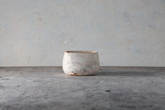Chawan Shino-yaki Mukouzuke Bowl Yakimono (Japanese Serving Dish) by Hidetake Ando &ndash; Speckled White Glaze with Organic Form