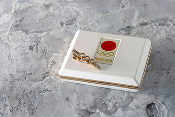 Tokyo 1964 Olympic Memorial Coin Case and Tie Clip &ldquo;Japan Fencing Association&rdquo; Vintage