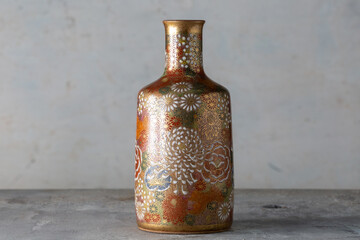 Kutaniyaki Tokkuri Ochoko Sake Set Shouhou Kiln Kin-Sai Japanese Pottery Vintage