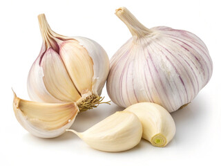 Obraz premium Fresh garlic bulbs and cloves isolated on a white background for culinary use