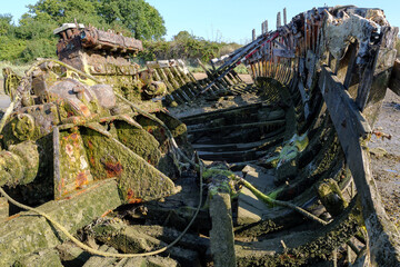 Vestiges marins : exploration d'un cimetière de bateaux