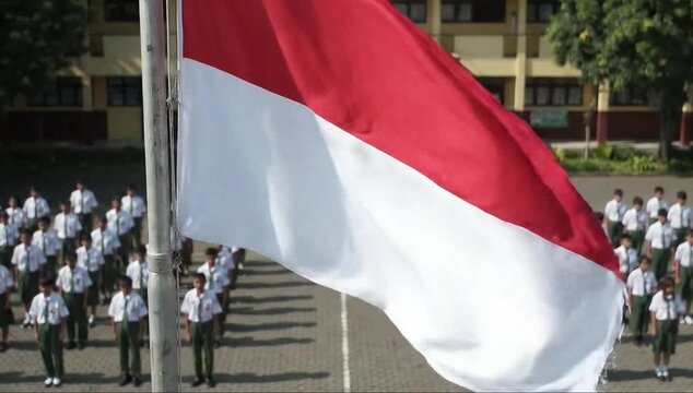 Video Upacara Bendera Indonesia Dilapangan Sekolah