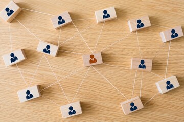 Understanding network connections and organizational structure with wooden blocks