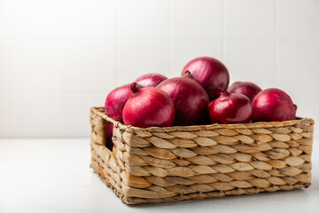 Shallot onion on the kitchen table. onion slice. onion rings. Fresh red Onion. Natural, fresh, vegetarian food. Agricultural products. Healthy eating. Vegetables. Farmer's market.
