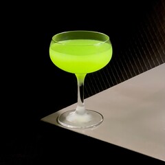 cocktail glass with lime | green cocktail