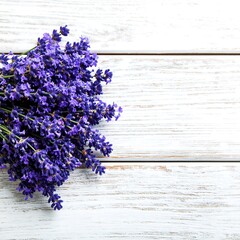 Obraz premium Lavender bouquet on white wood