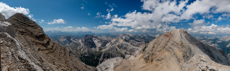 Tofany – a mountain range in the Dolomites © Tomasz Warszewski