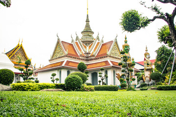 Obraz premium Wat Arun temple, one of landmark Chao Phraya river in Bangkok Thailand