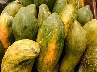 papaya fruit in the market
