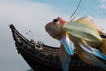Chinese temple architecture features elaborate roofs and rich cultural significance