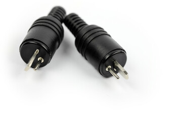 DIN 2-pin plugs for connecting audio devices to loudspeakers