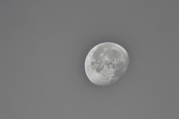 Mond am Himmel - Hintergrund - Blau - Wolken - Moon - Cloud - Luna - Morgen - Früh - Bewölkt 