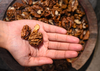 Kashmir Walnut Kernels High Oil Content, Crunchy Texture, And Rich Flavour, Sweet Taste Balanced...