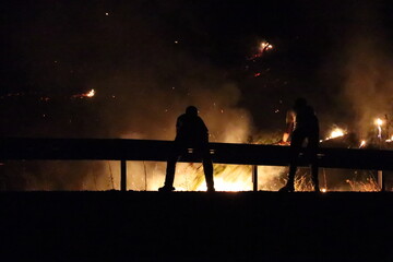 Citizens are trying to help the authorities by intervening in the forest fires that break out from...