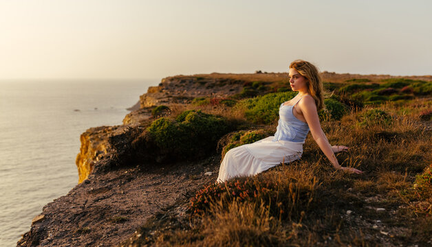 Waiting for clarity at the edge of change in golden silence