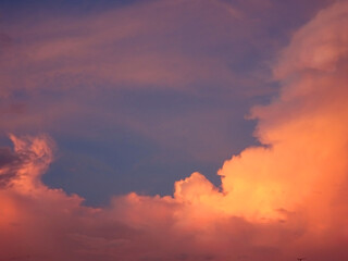 燃えるような空
