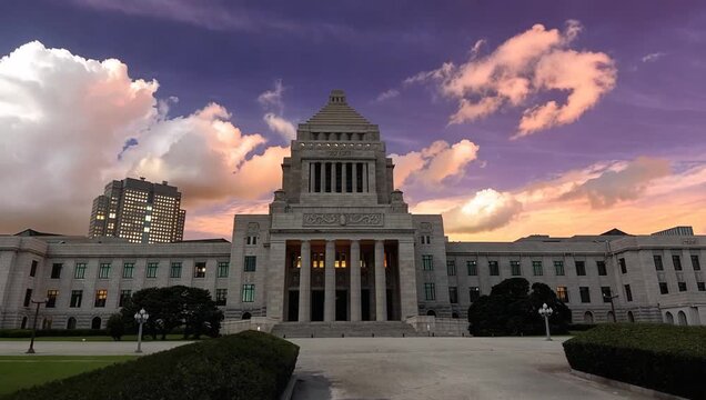 国会議事堂と荒天
