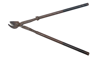 Tijeras de poda antigua para cortar ramas. De hierro. Imagen aislada. Fondo transparente