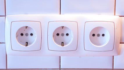 electrical outlet isolated