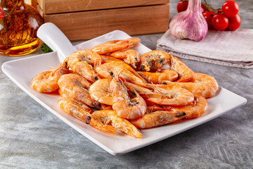 Boiled tiger prawns in the bowl