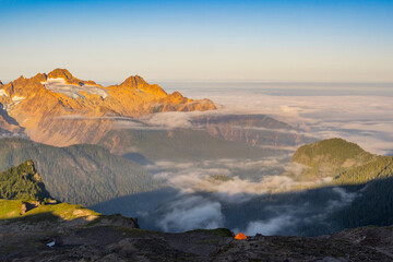 Naklejka premium Sunrise in the Mountains