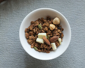 シナモンの風味広がるグラノーラ